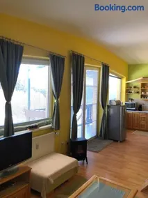 Hills View Apartment - Image 4