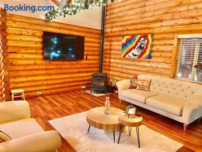 Olalla Farm Guest Stay & Cabin - Image 2