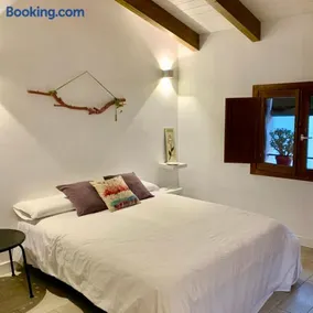 LA MOMA Apartments & Room - Image 3