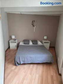 Maison cosy 3 étoiles au cœur de la circulade de Bram 2 chambres - Image 2