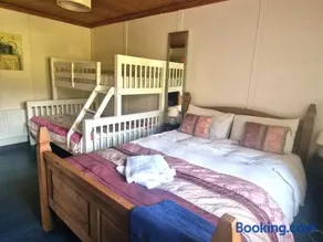 The Cosy Cabin - Image 4