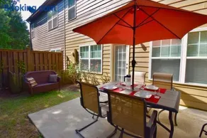 Luxury Townhouse with Oversized Master near Halcyon - Image 5