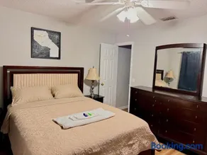 Near Disney cozy quiet place, 2 rooms with queen bed up to 4 people - Image 4