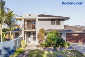 1 23 Booyong Street - Image 1
