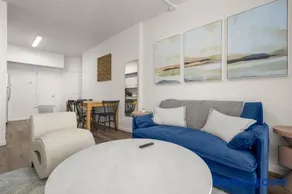 Walk to UT 3BR Sleeps 8 Parking 10 Min DT - Image 2