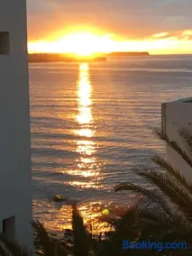 Sounds of The Sea Apartment - Image 5