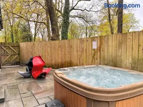 Primrose 15-Kaowood-Hot Tub-Pet friendly-Tenby - Image 3