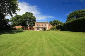 The Lawns House - Image 3