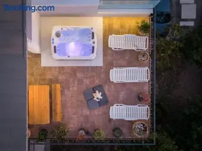 Sea View Apartments with jaccuzzi - Image 5