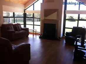 Kilmore Quay Castleview 1 - 5 Bedroom House - Image 3