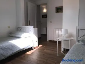 Apartamento en Centro Historico de San Lorenzo de El Escorial - Image 2