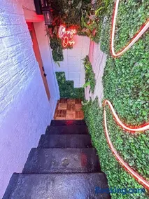 VIBES! Free Parking, Piano, King Bed - Image 1