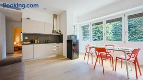 EUR Suites by Rentbeat - Image 2