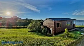MacKenzies Bothy - SeaFront Cabin - Image 2