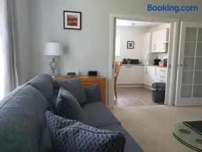 Hedgefield House Flat 34 - Image 2