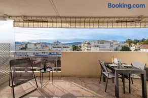 Studio in a Prestigious Residence Close to the City Centre - Image 2