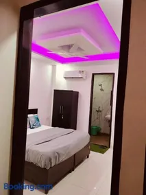 DD Green Residency- A Couple Friendly Rooms - Image 1