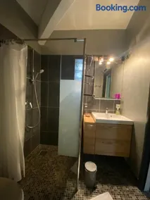 chambre indépendante au bord de la piscine - Image 1