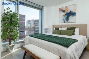 Central 3BR & Den Penthouse Boston Common MGH & TUFTS - Image 3