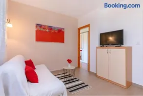 Red Apartment - Image 2