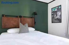 Renovated suite Smart Amenities & Comfort - Image 3