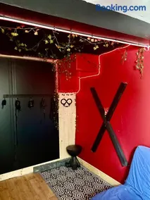 Love Room avec Jaccuzi, Red Room & Jardin - Image 1