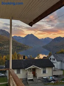 Newly Renovated Fjord View Retreat 20 Min from Tromsø - Image 1