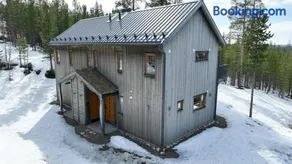 Cosy Mountain Cabin with Ski-in Ski-out - Image 2