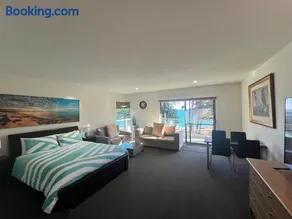 Phillip Island Holiday Apartments - Image 5