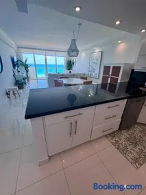 Beachfront Miami Beach Condo, Ocean View & Valet Parking - Image 4
