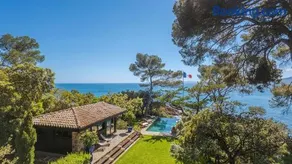Quiet, beautiful and stylish house in Saint-Raphaël - Image 2