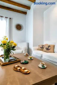 Elias Suites - Image 1