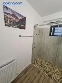 Romanescu Park Apartament - Image 4