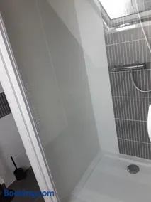 Cœur de ville, chambre confortable à louer en Bretagne - Image 3