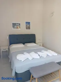 Chrisa' s House - Image 2