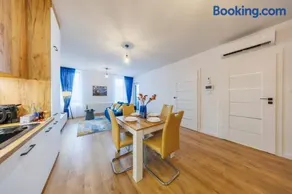 Onyx Oasis Residence- City Centre, Free Parking by StayNest - Image 5
