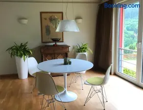 Exklusives Ferienhaus Conradshöh mit Sauna und Terrasse - Image 2