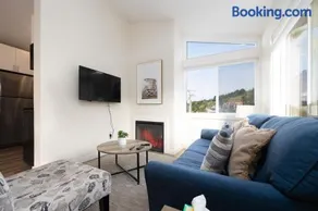 Bright Pacifica Townhouse - Image 3