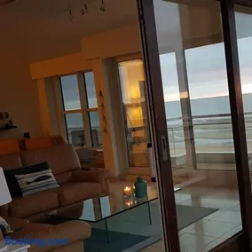 7th Heaven Seaview - Image 3