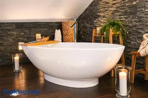 Historisches Alpen-Chalet mit Badewanne im Saastal - Image 1