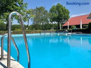The Sunbird Inn - Pool, Sauna & Luxery - Image 2
