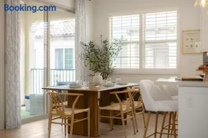 Grand Luxury 4BD Estate in Irvine - Image 4