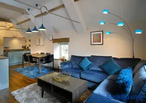 Stone Barn - Image 4