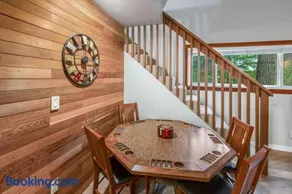 Secluded Greenwater Cabin with Loft Near Rainier - Image 2