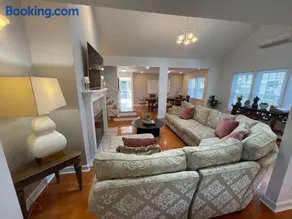 Jersey home, close to New York City fun! - Image 3