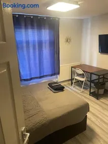 A A Guest Rooms Woolwich - Image 3