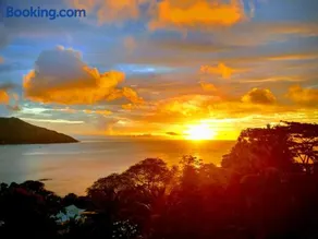 Sunset Bay Apartment - Image 4