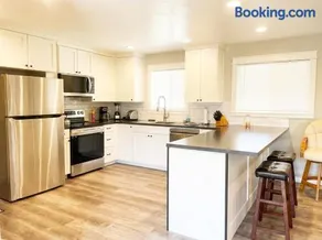 Great Family Friendly Home with Large Fenced Yard - Image 5
