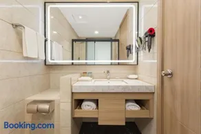 Wuhan Jingmao Wanda Jinhua Hotel - Image 4