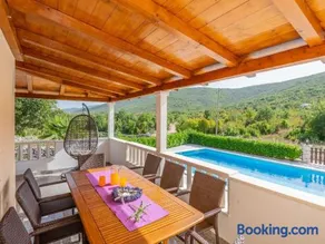 Villa Secret Beauty with Heated Saltwater Pool - Image 2